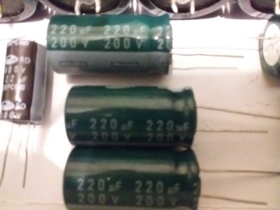 Конденсаторы электролитические для лампового усилителя: 550 грн ...