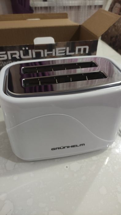 Тостер   Grunhelm  700 ват