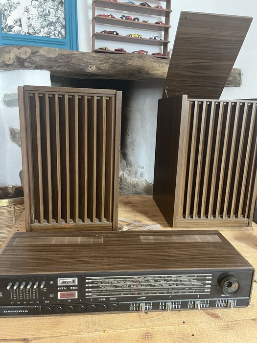 Radio Grundig RTV 701 com colunas