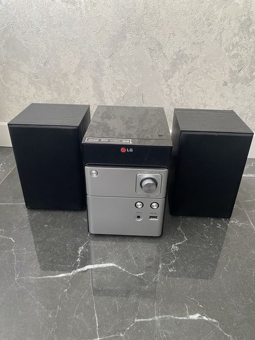 Музичний центр LG Micro hi-fi Система CM1530 usb cd aux mp3 магнітола еквалайзер аудіосистема домашня аудіоцентр мультимедіа