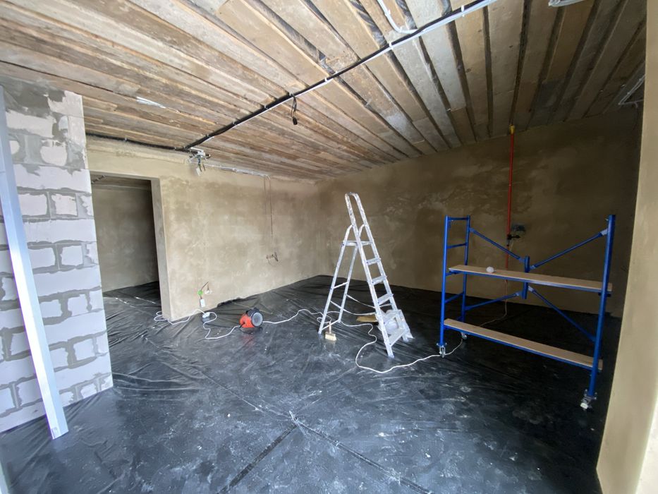 (Роша) Продаж останього тауну з міськими комунікаціями