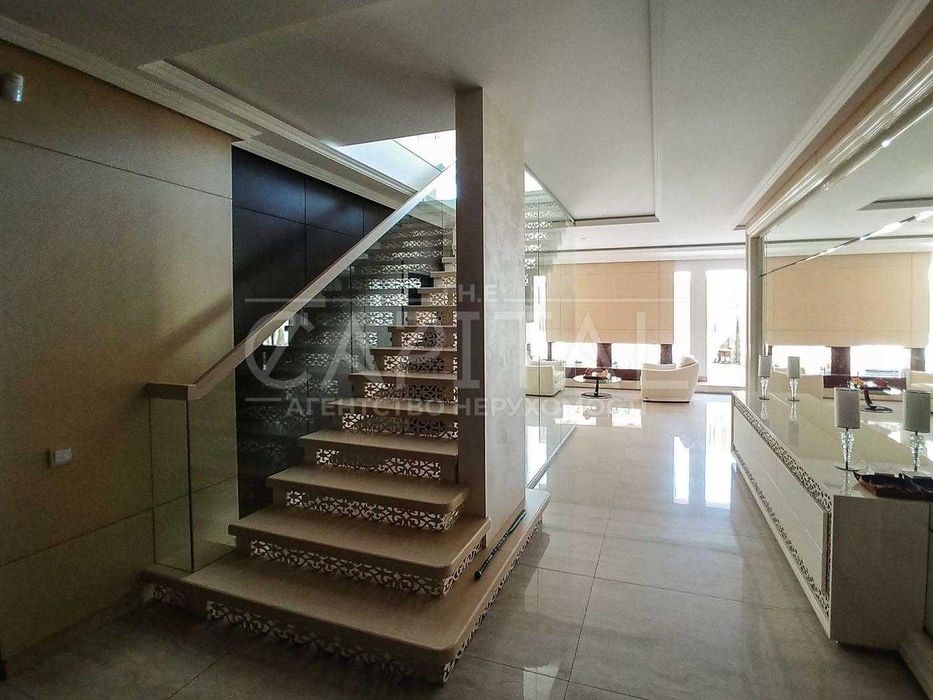 Продаж квартири, пентхаус , вул. Назарівська, Шевченківський р-н