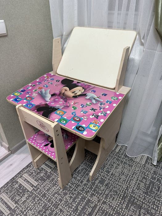 Зростаюча парта для дівчинки 1-6 років