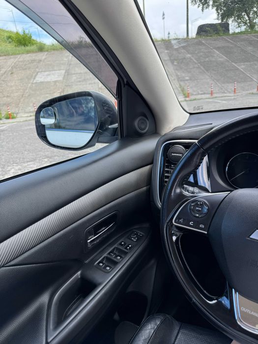Mitsubishi Outlander 2016 (2.4 S-AWC)
