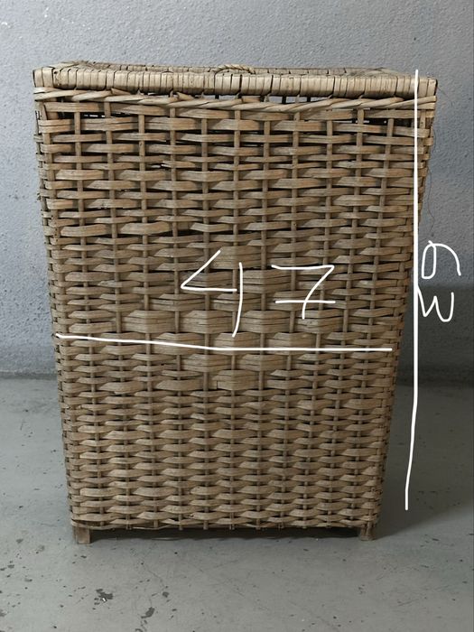 Cesto de palha para roupa como novo