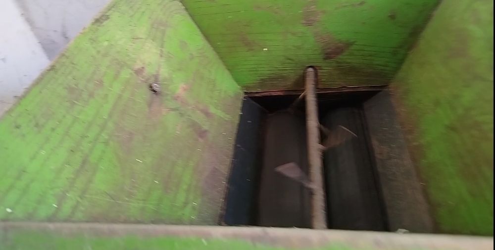 Esmagadora de uvas elétrica