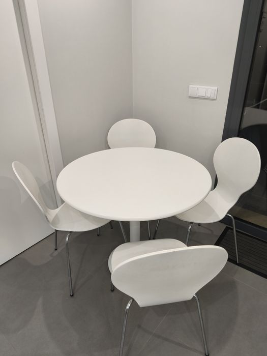 Mesa redonda refeição cozinha e 4 cadeiras