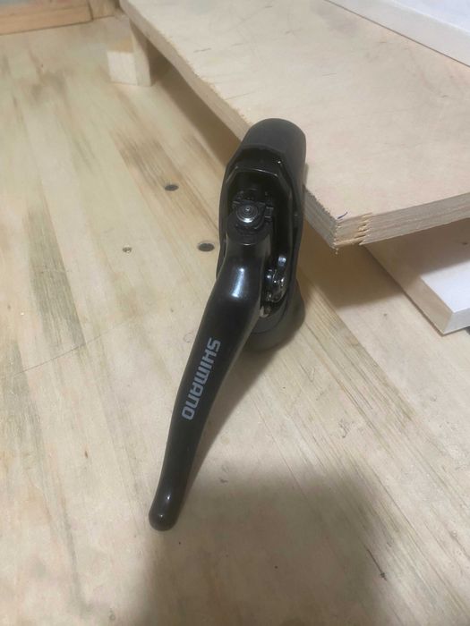 Klamkomanetka prawa 11 rz. Shimano ST-RS685