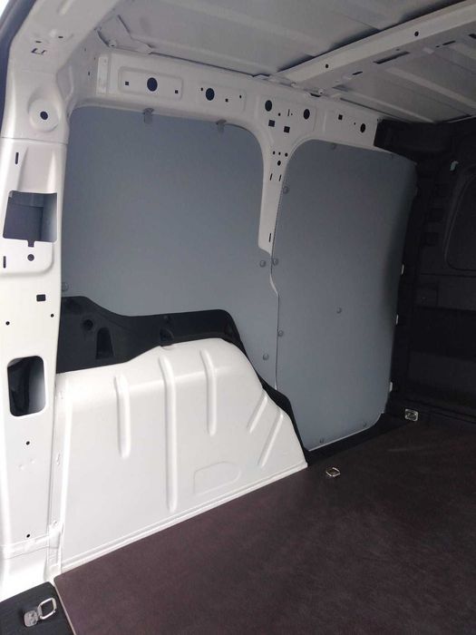 Zabudowa busa VW Caddy L2H1
