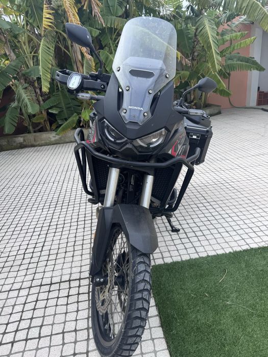 Honda Africa Twin 1100 - poucos quilometros