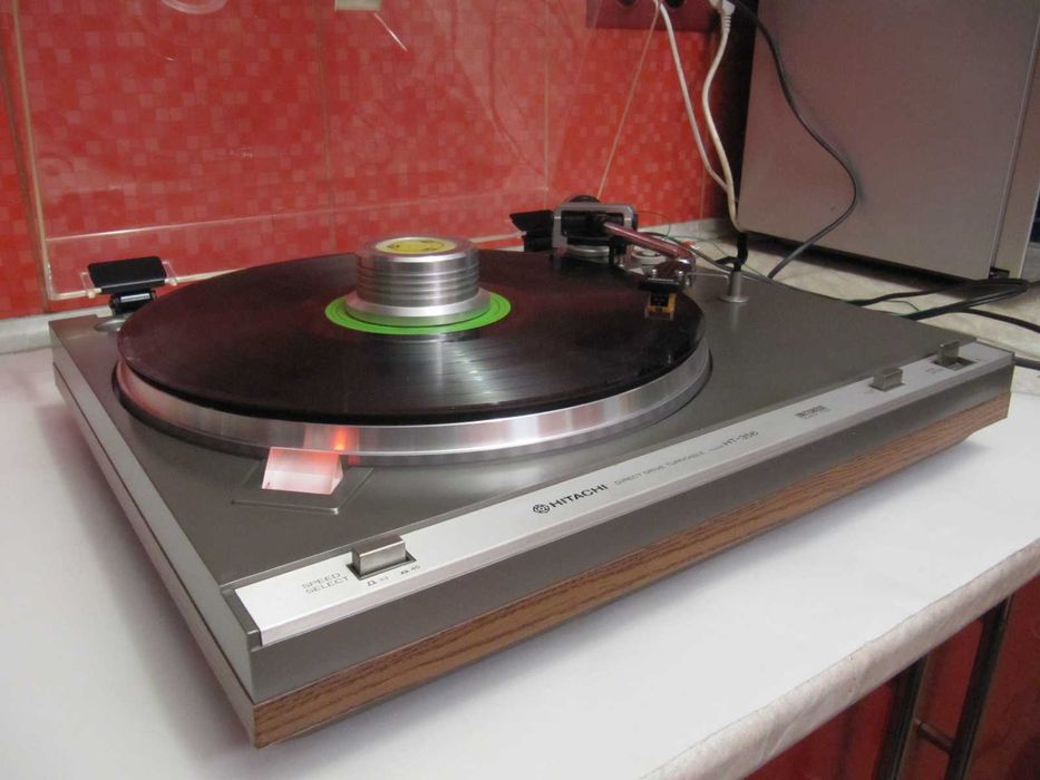 HITACHI HT-356 HI-FI *Direct-Drive/Quartz/Automatic – Програвач Вінілу
