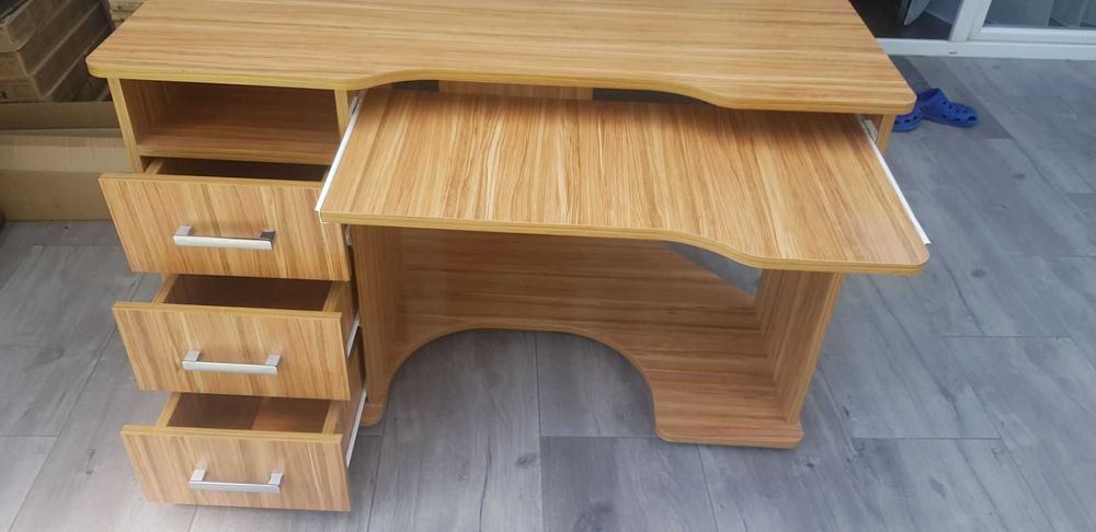 Oddam biurko za darmo.