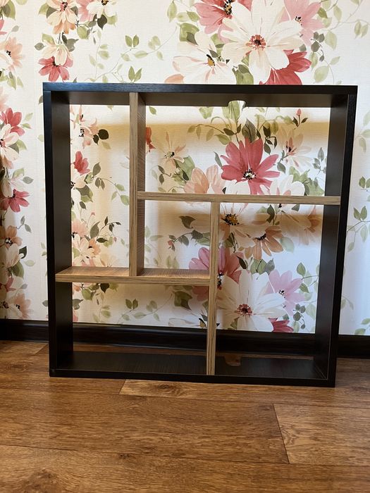 Стильна дерев’яна полиця