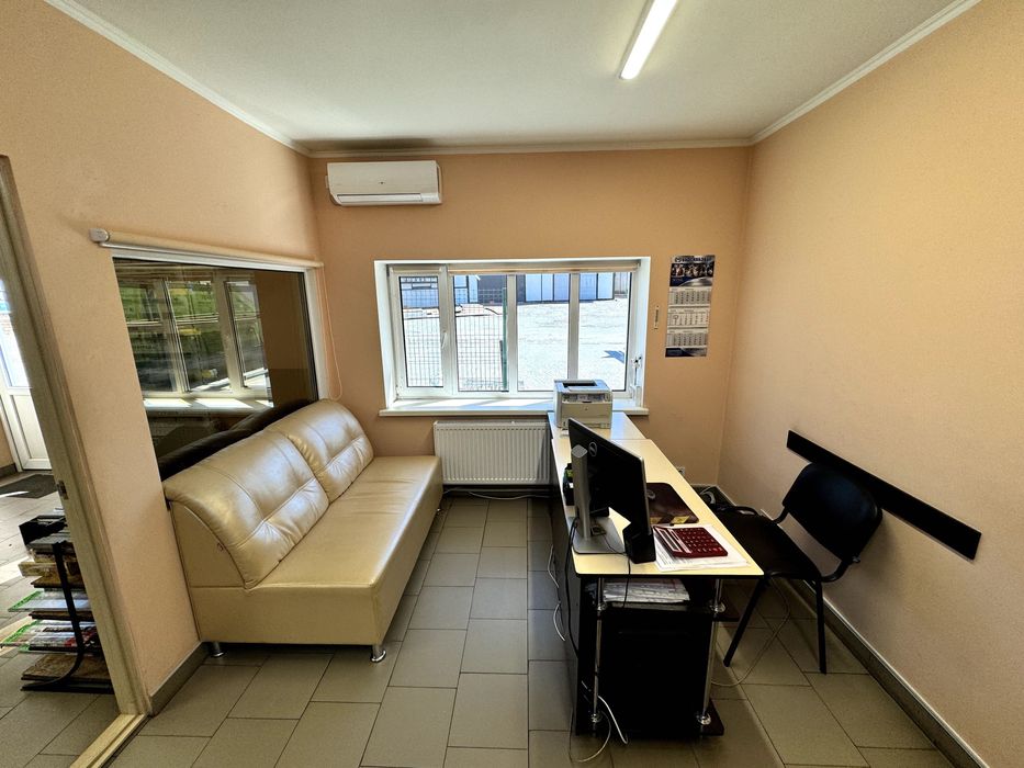 Продаж комерційно-складського комплексу,центр/0,636га/3200кв.м,
