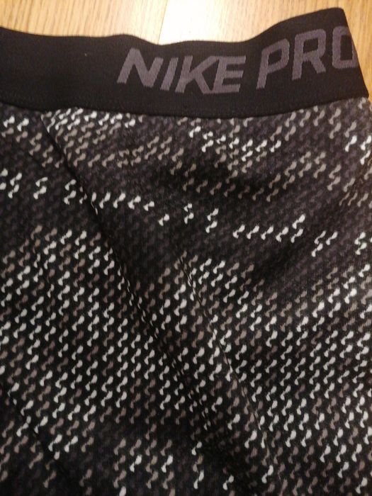 Leginsy Nike rozmiar L