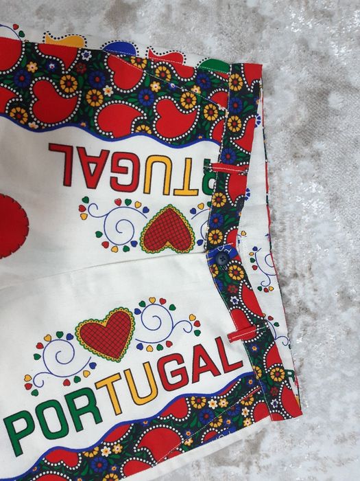 Calções com estampado típico de Portugal. Novos