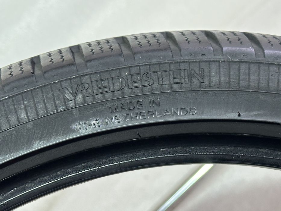 235/35 R19 Vredestein (1.шина  )