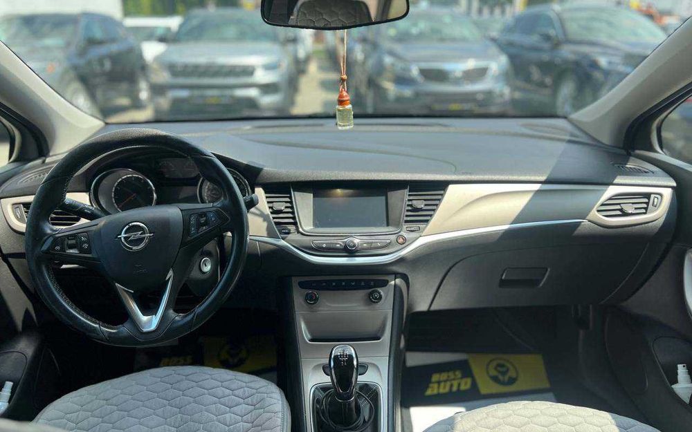 Opel Astra 2016 року