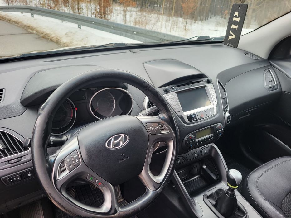 Hyundai  ix35 crdi 135 4x4 Premium+ 2 komplety kół z alufelgami
