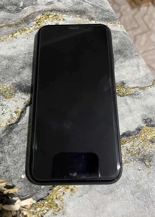 Продам iPhone 11