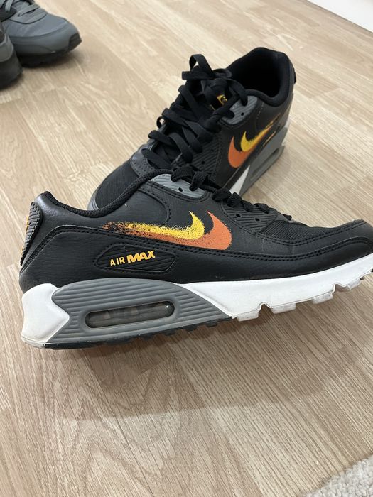 Nike  AIR  MAX.