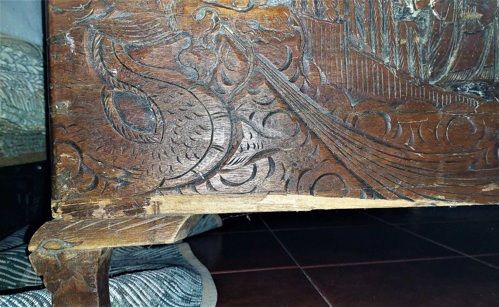 Arca / Baú Madeira trabalhada