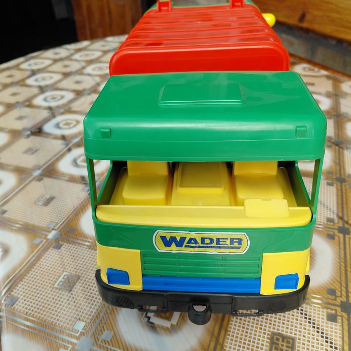 сміттєвоз  бренд Wader