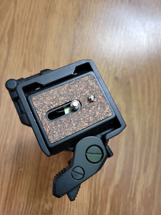 Кульова голова, штатив