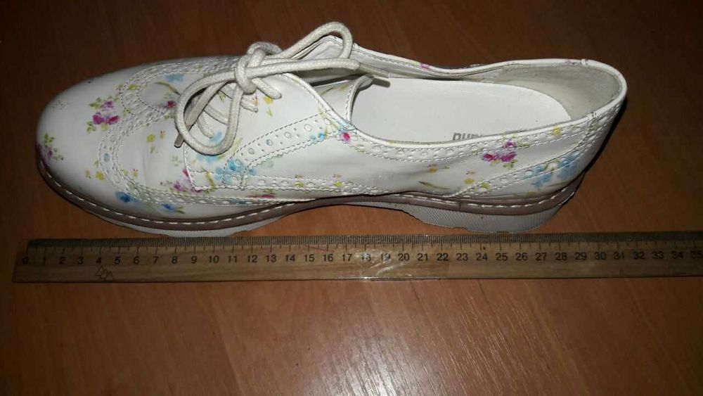 Модні туфельки для створення образу з Аніме новые размер 41