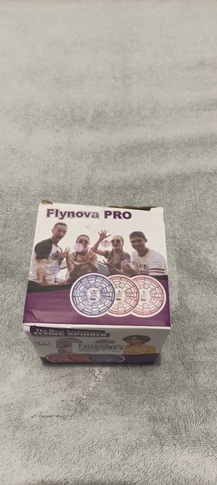 Latająca kula,dron piłka,  lewitująca i świecąca zabawka