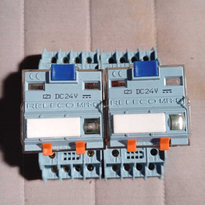 Relé de fecho para comandos elétricos