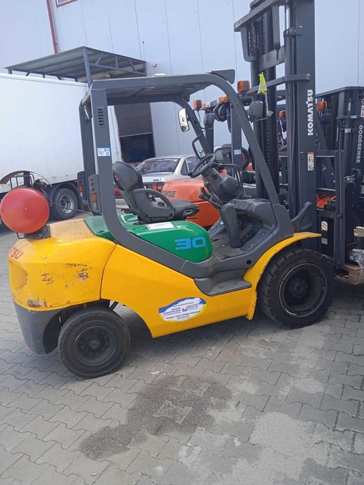 Б.в газ-бензиновий навантажувач Komatsu FG30C-16 з гарантією