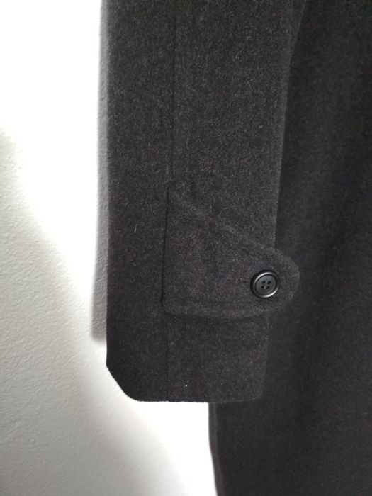 Długi czarny wełniany płaszcz 54