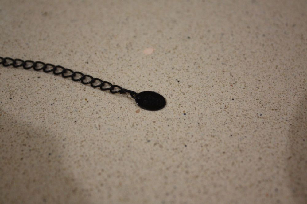 Colar preto miçangas