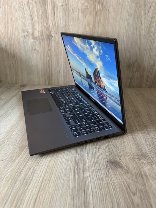 Ноутбук Ultrabook Asus VivoBook Ryzen 8 по 3.7Ghz 12GB SSD 256 RX Vega 8 FHD Подсветка клавиатуры