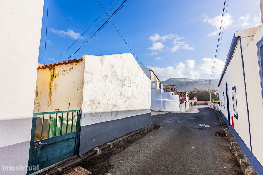 Moradia - Mosteiros