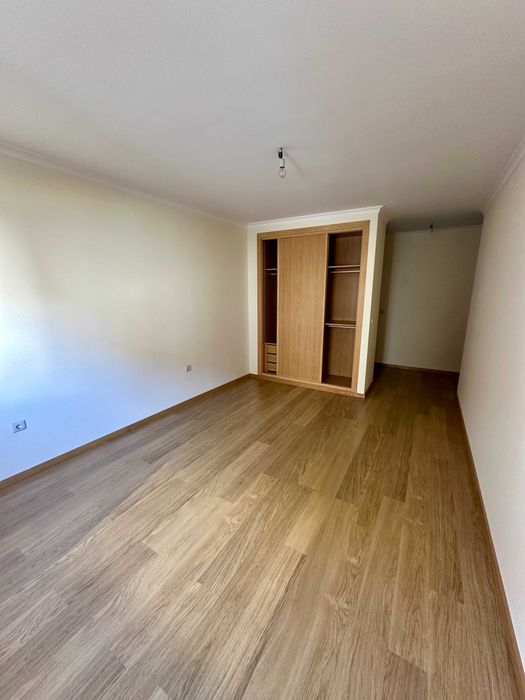 Arrenda-se T3 com Garagem / 150m2 em pleno centro de Bragança