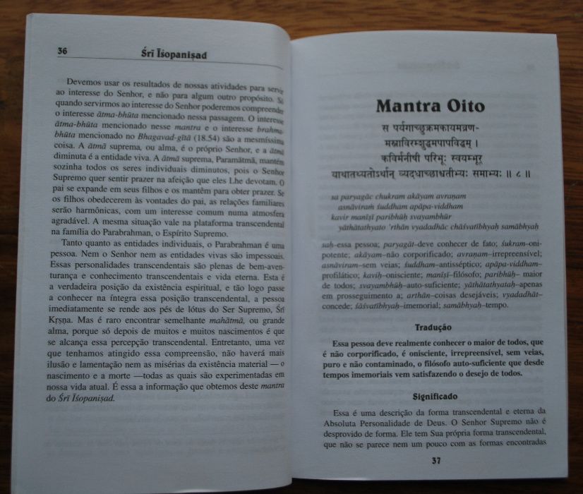 Sri Isopanisad (O Conhecimento Que Nos Aproxima de Deus)