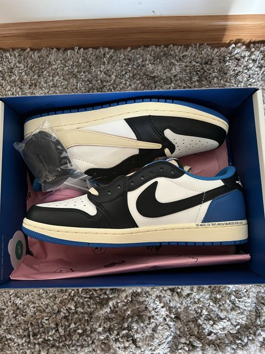 ButyTravisy size 42