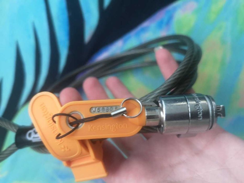 Blokada Kensington MicroSaver zapezpieczenie komputera przed kradzieżą