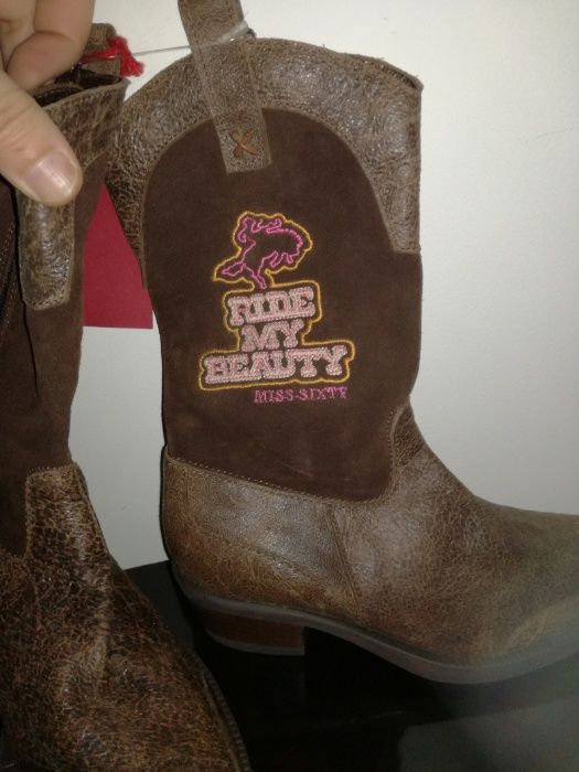 Botas de criança marca Miss Sixty Novas!