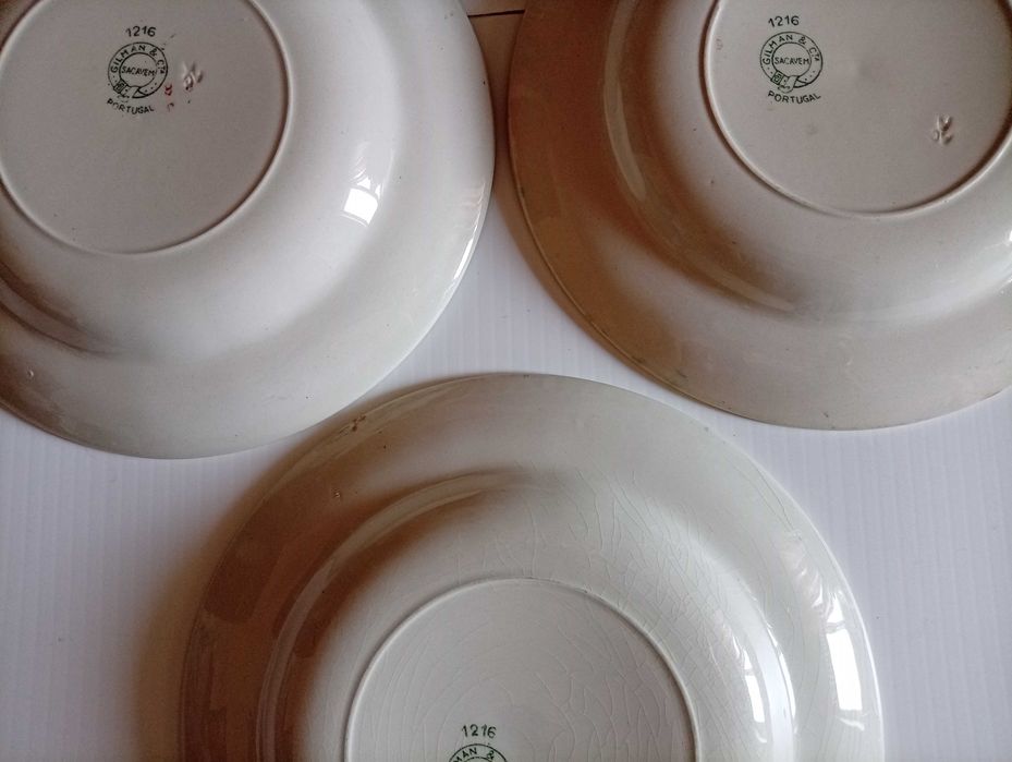 Pratos fundos "Espiga", da Fábrica de Louças de Sacavém