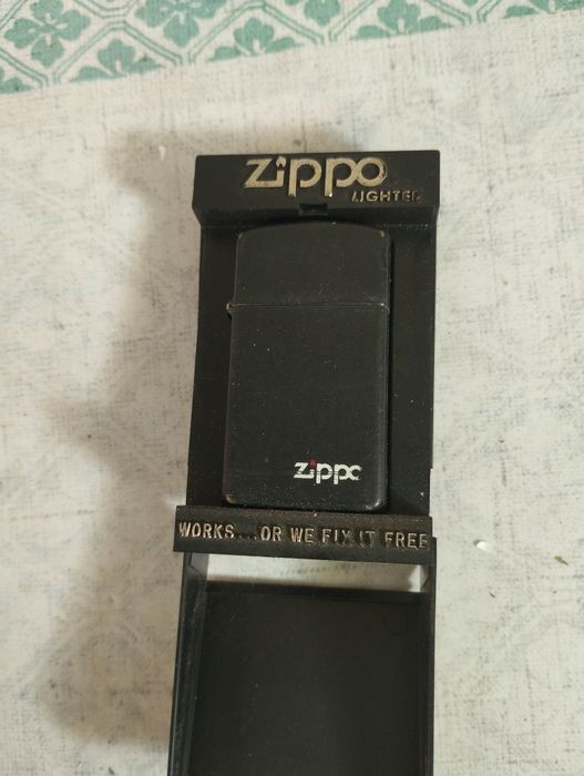 Isqueiros Zippo+ maquina de enrolar cigarros