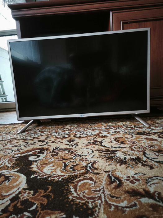 TV LG 32lLF5610 uszkodzony