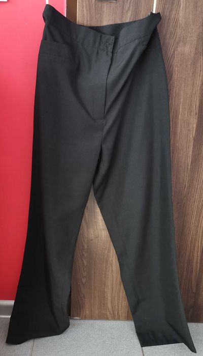 Czarne długie spodnie