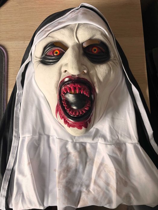 Máscara de Halloween Freira nova