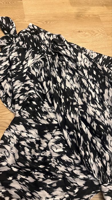 Святкова блуза в цікавий принт