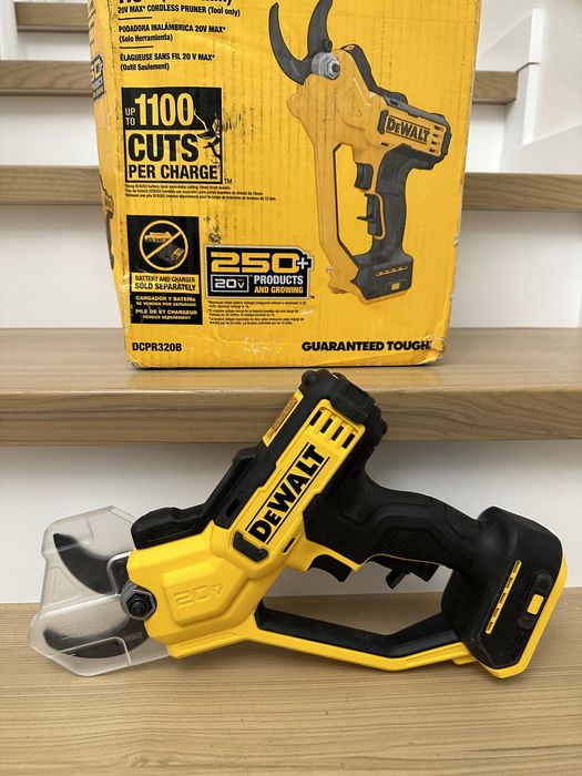 Акумуляторний секатор dewalt dcpr3230, садові ножиці