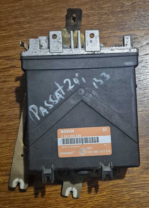 Sterownik Silnika VW PASSAT B3 (88-93r.) 2,0 Benzyna BOSCH Oryginalny