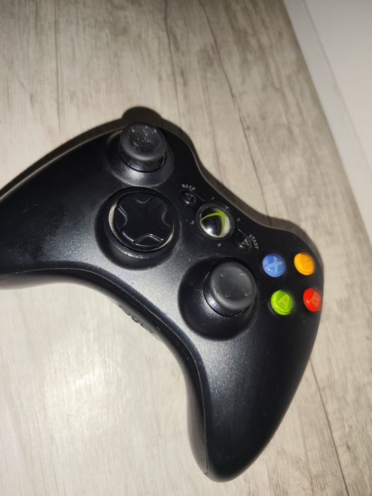 Sprzedam zestaw Xbox 360 + Kinect + 9 gier – wszystko sprawne!